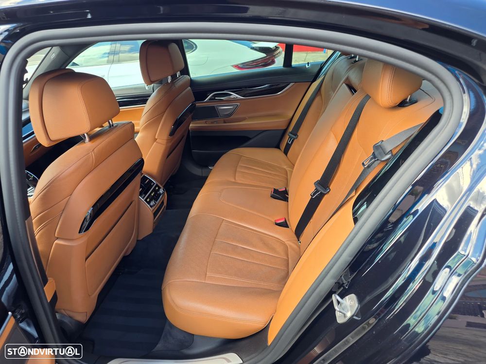 BMW 730 d Pack M Auto - 32
