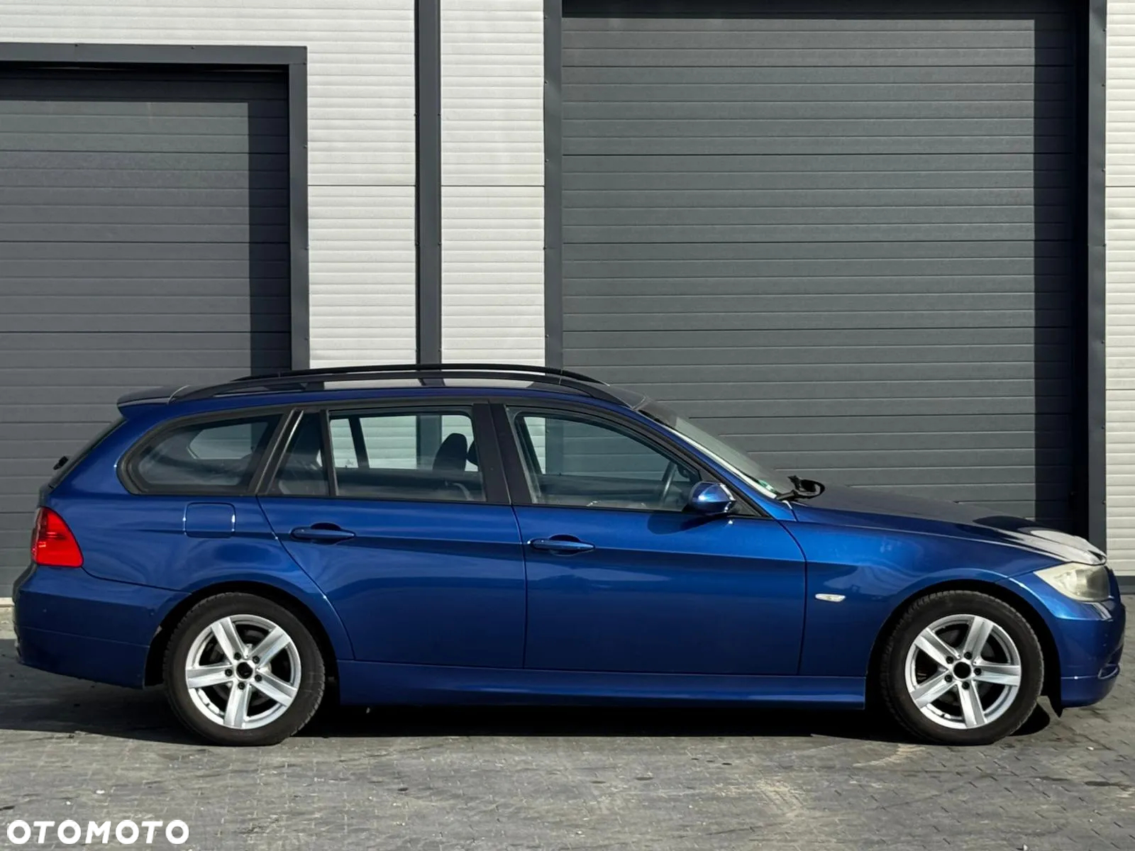 BMW Seria 3 318i Touring - 3