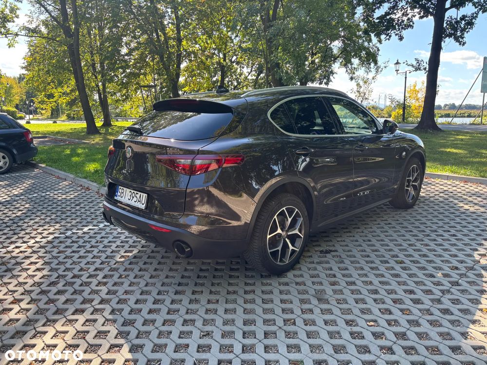 Alfa Romeo Stelvio - 8