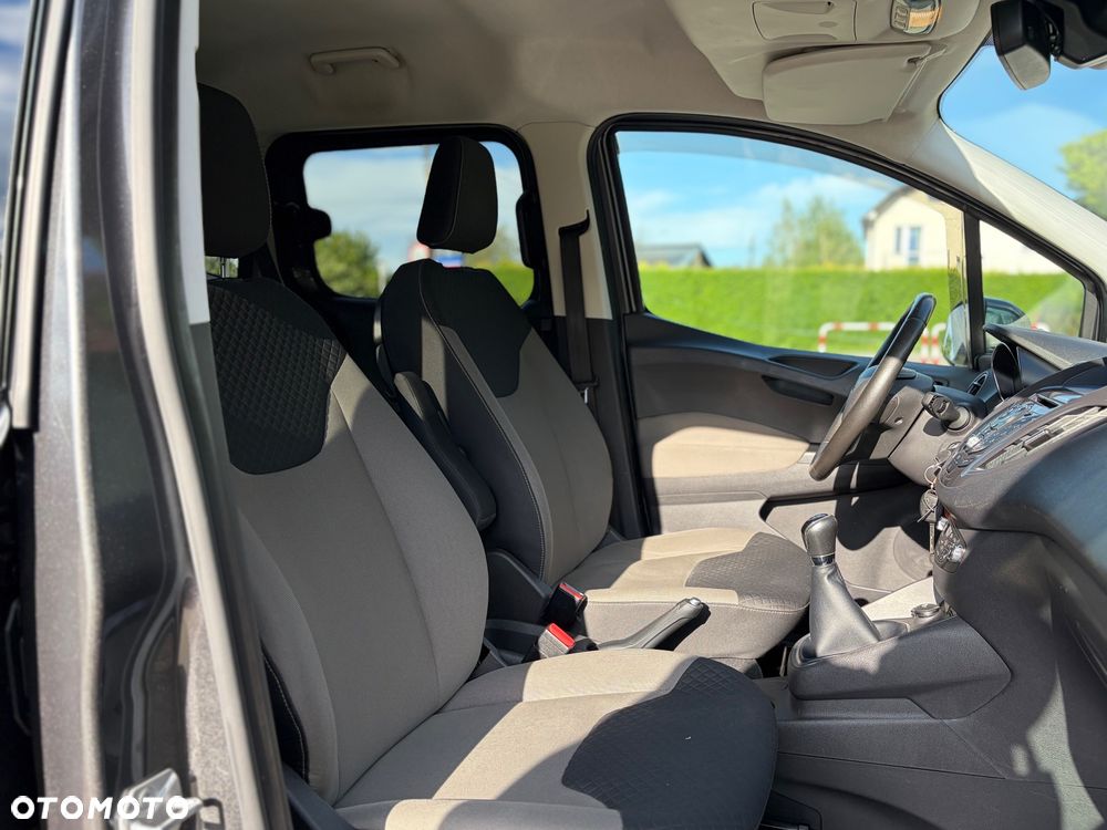 Ford Tourneo Courier 1.5 TDCi Ambiente - 30