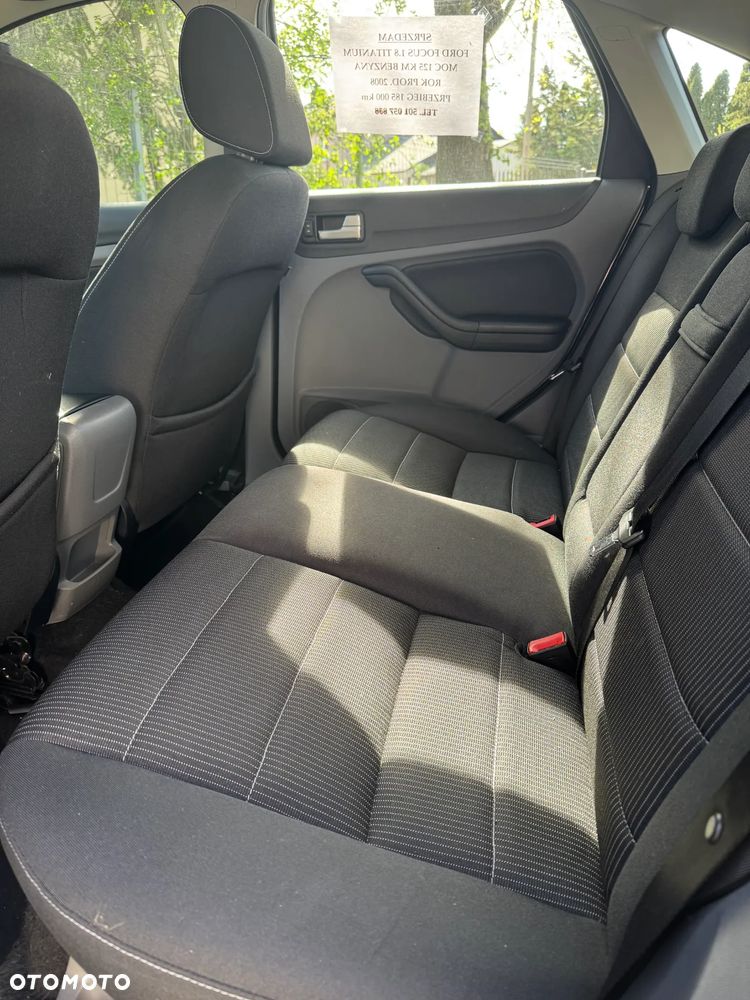 Ford Focus 1.8 Titanium - 16