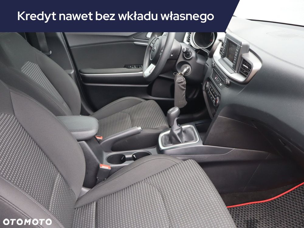 Kia Ceed - 11