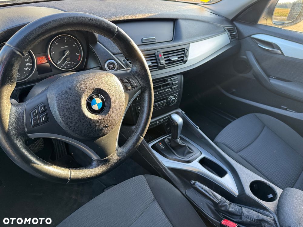 BMW X1 xDrive18d xLine - 17