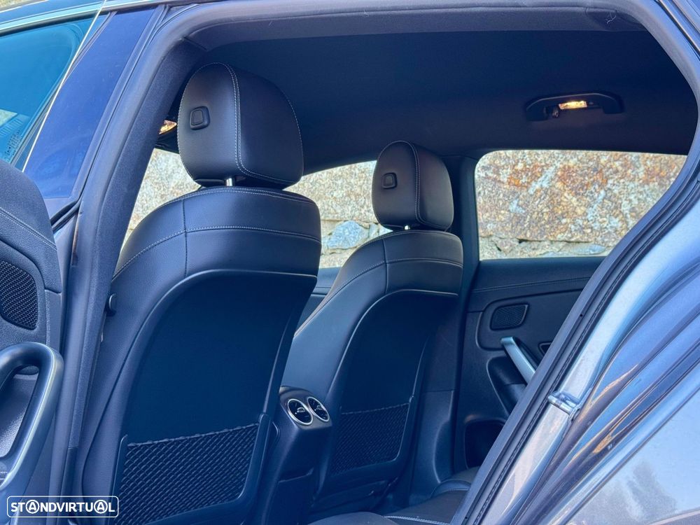 Mercedes-Benz CLA 180 7G-DCT Progressive - 32