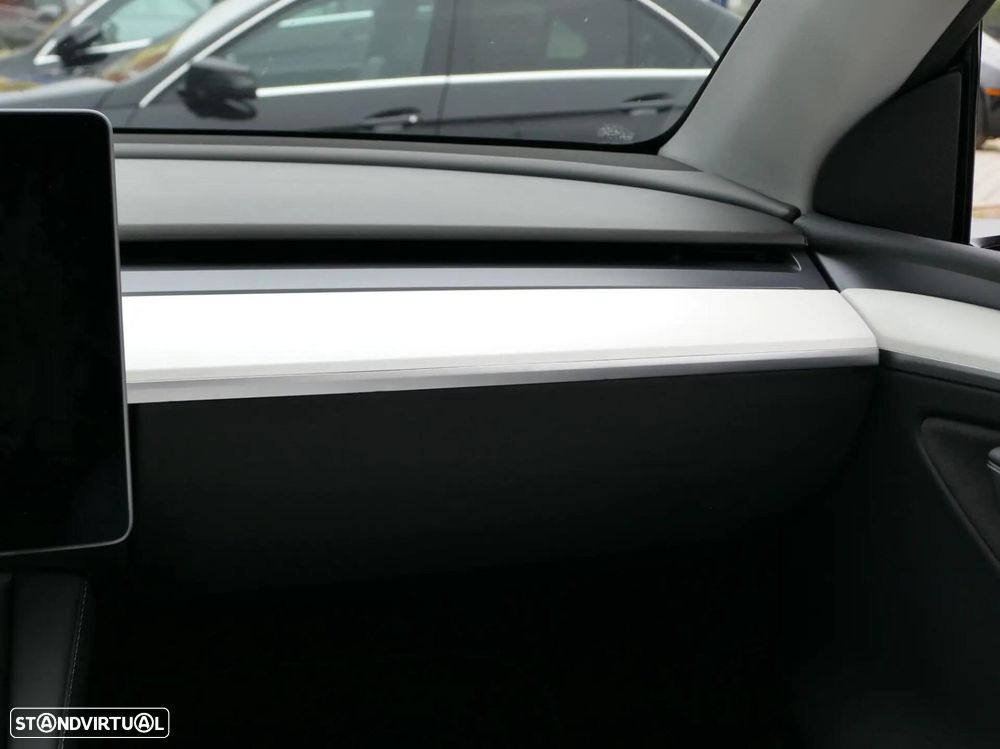 Tesla Model Y Tração Traseira - 34