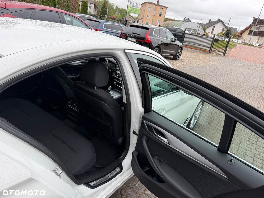 BMW Seria 5 520d Luxury Line - 15