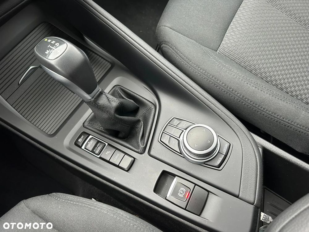 BMW X1 xDrive25e Business Edition - 12