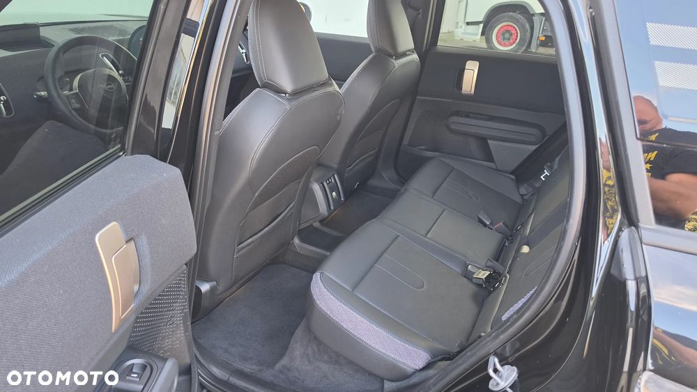 MINI Countryman E Classic Trim - 15