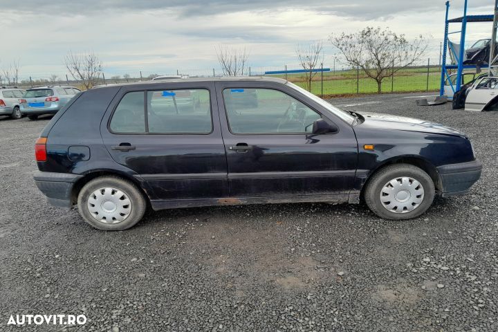 Dezmembrez Volkswagen VW Golf 3 [1991 - 1998] Hatchback 5-usi 1.4 5MT - 4