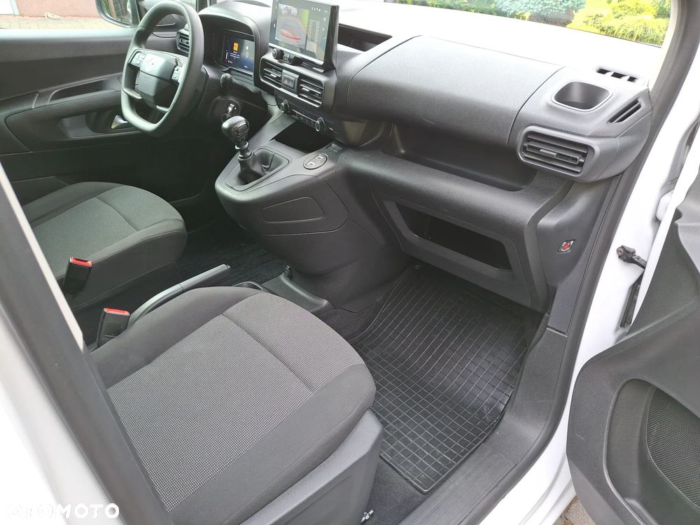 Opel Combo 2025 r 1.2 Pure Tech 110 KM Salon PL - 21
