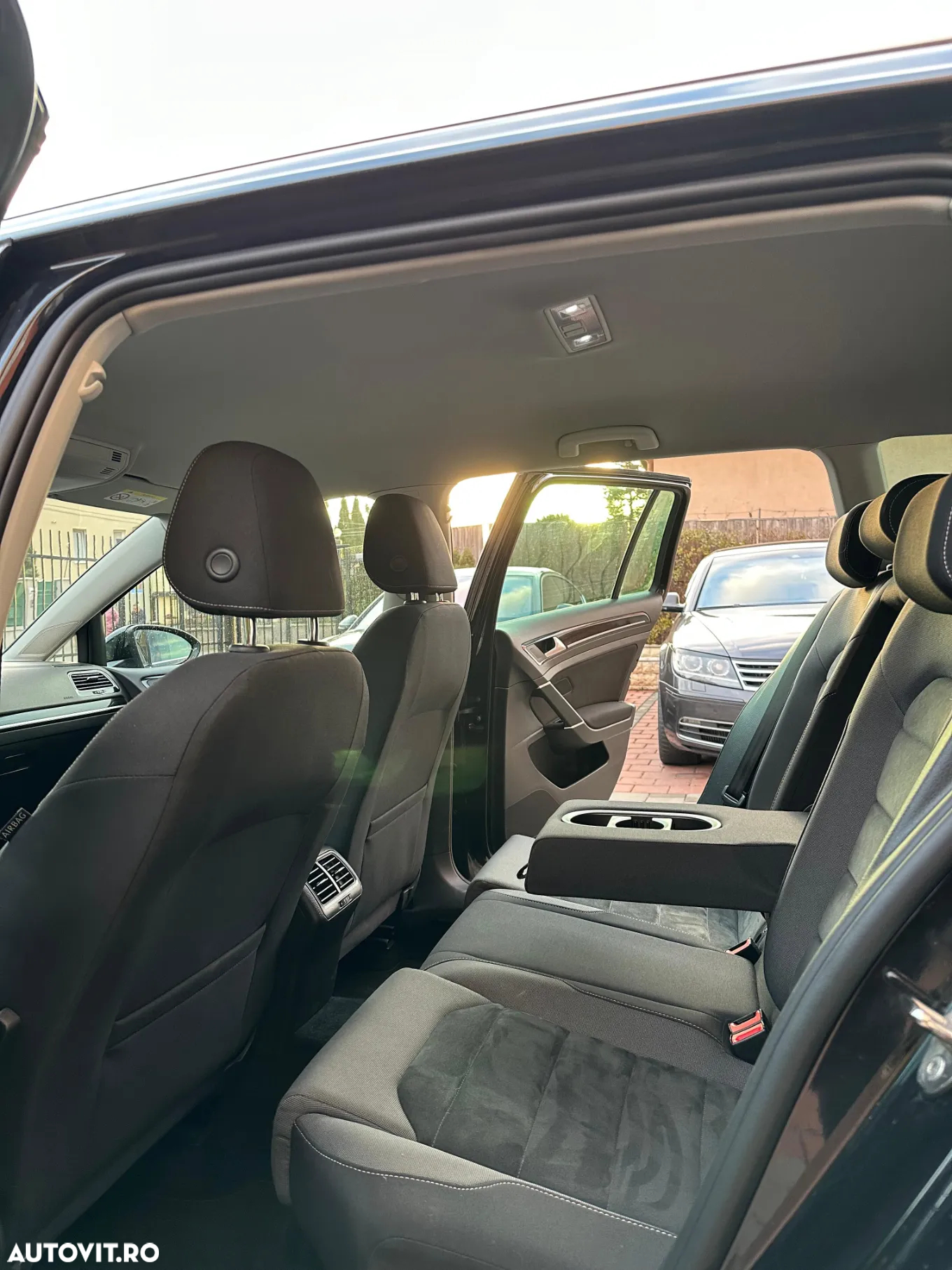 Volkswagen Golf 1.6 TDI DSG Highline - 17