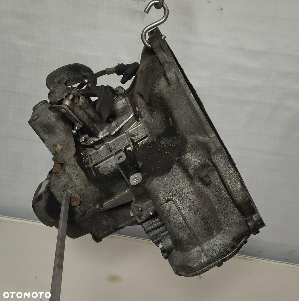 Skrzynia biegów manualna UW419 Opel Astra J Zafira B Vectra C 5-biegow - 4