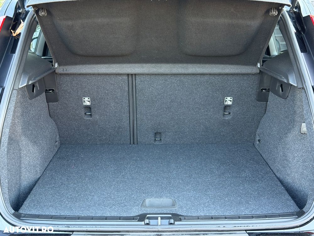 Volvo XC 40 - 33