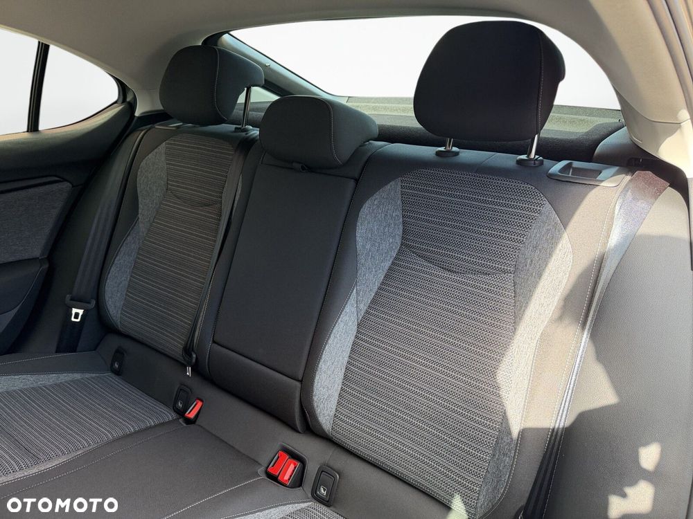 Skoda Superb 1.5 TSI mHEV Selection DSG - 35