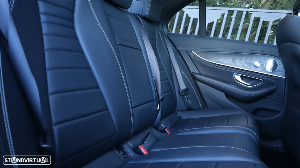 Mercedes-Benz E 300 de AMG Line - 32