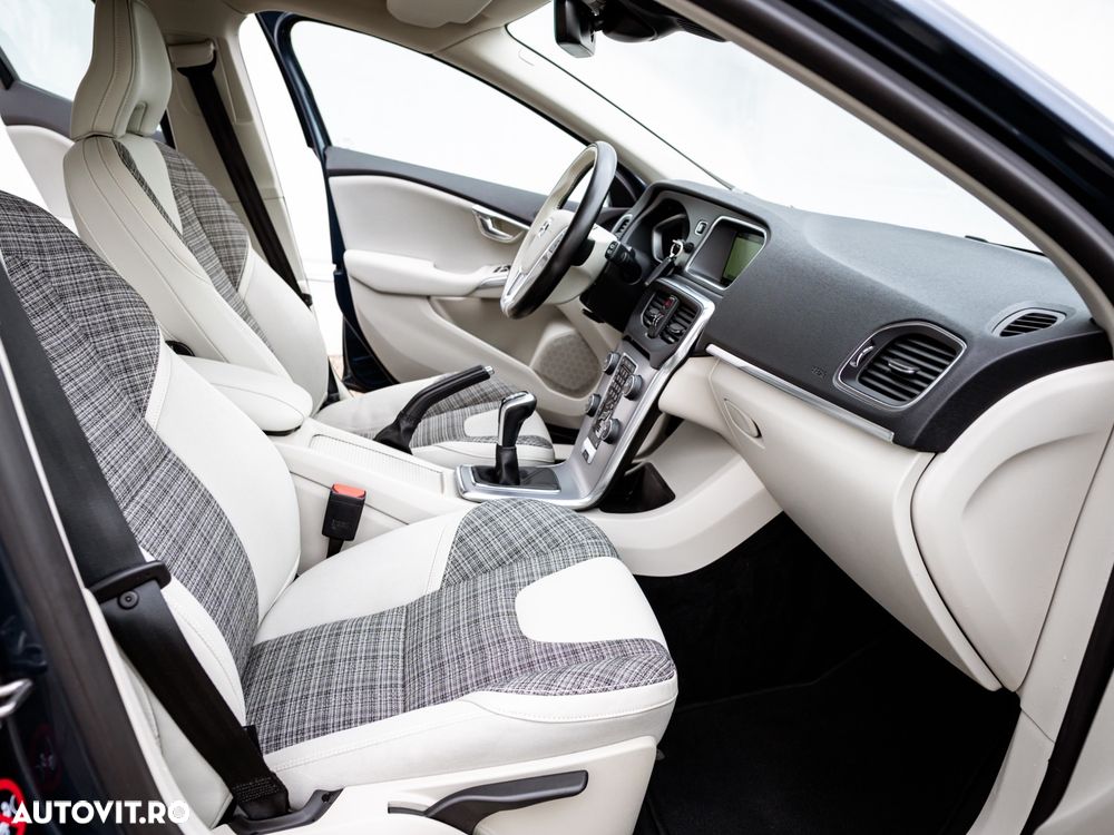 Volvo V40 - 23