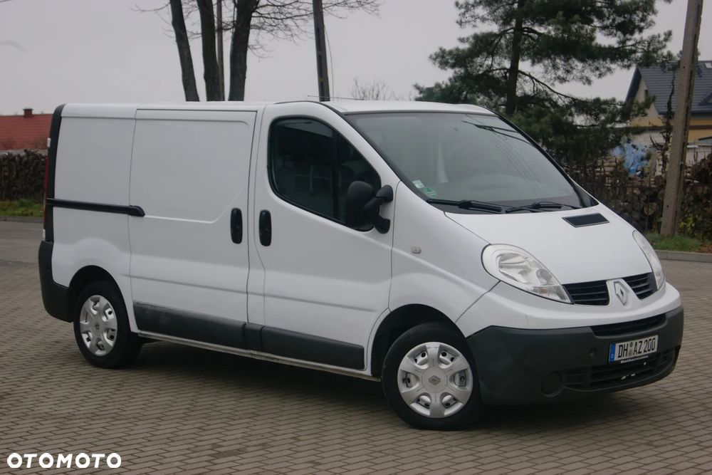 Renault TRAFIC - 2