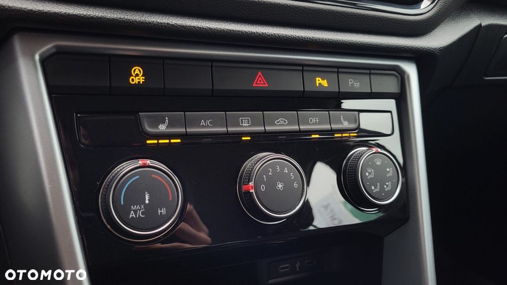 Volkswagen T-Roc - 24