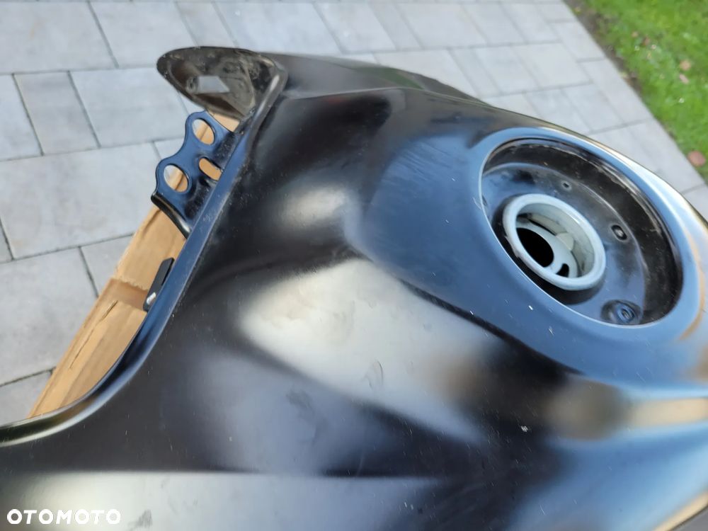 Bak, zbiornik paliwa Honda CB 1000R SC60 - 30