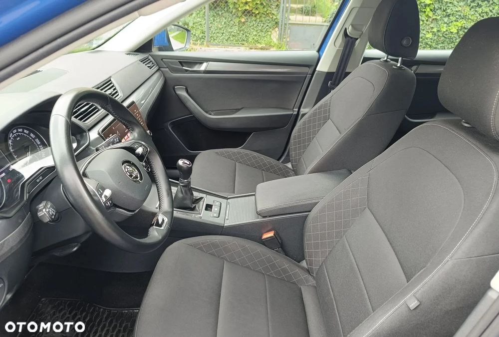 Skoda Superb 2.0 TDI Ambition - 33