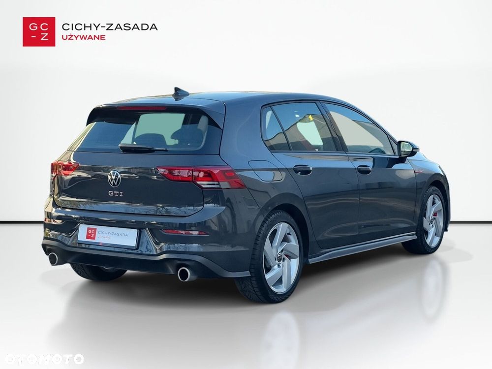 Volkswagen Golf - 5