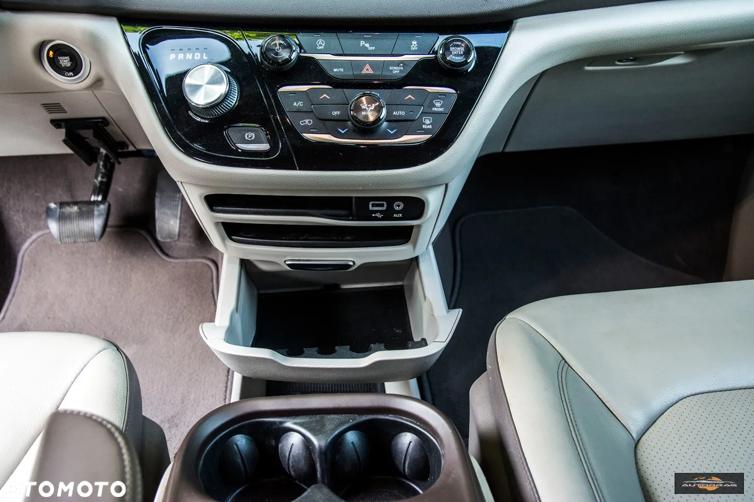 Chrysler Pacifica - 22