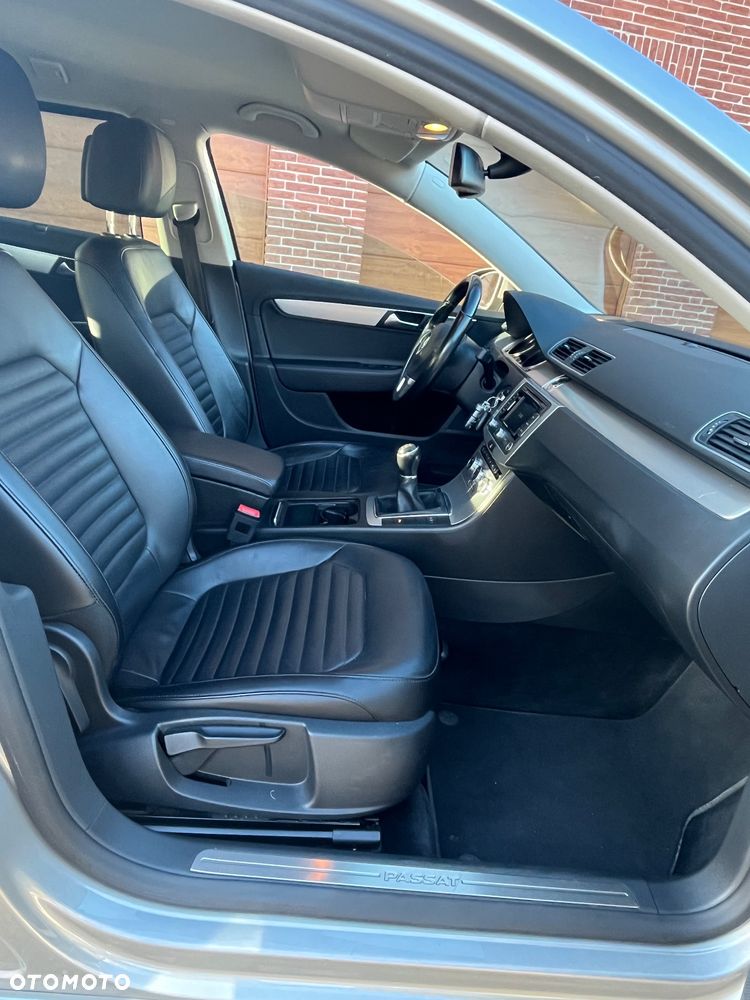 Volkswagen Passat Variant 2.0 TSI Highline - 9