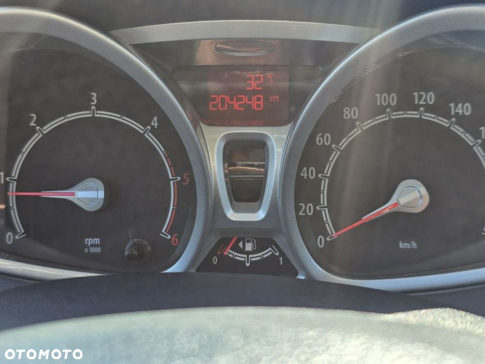 Ford Fiesta - 26