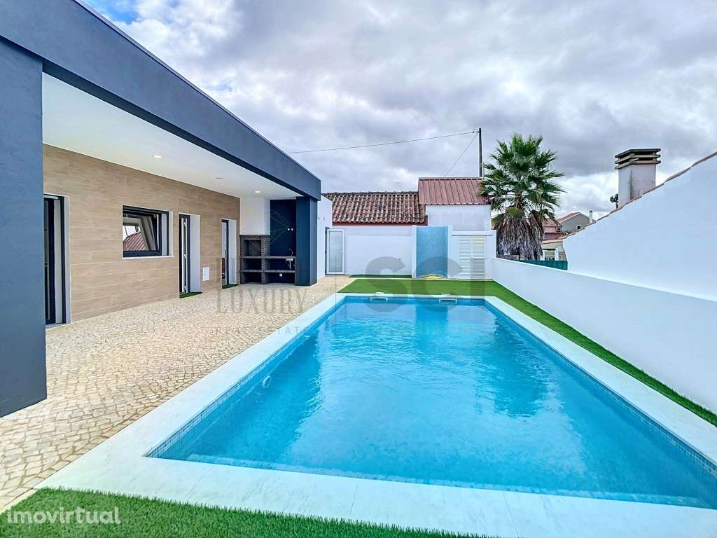Moradia T4 Azeitão Térrea com Piscina e Garagem Privada - Grande imagem: 2/55