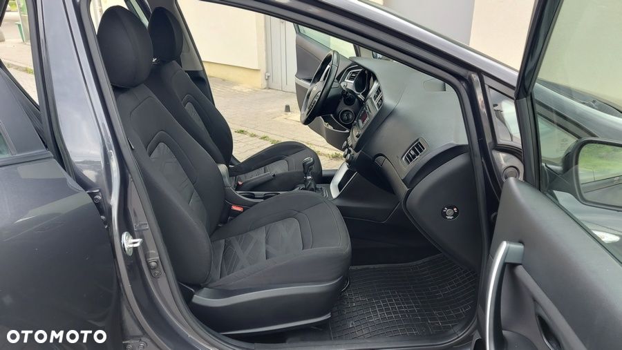 Kia Ceed - 16