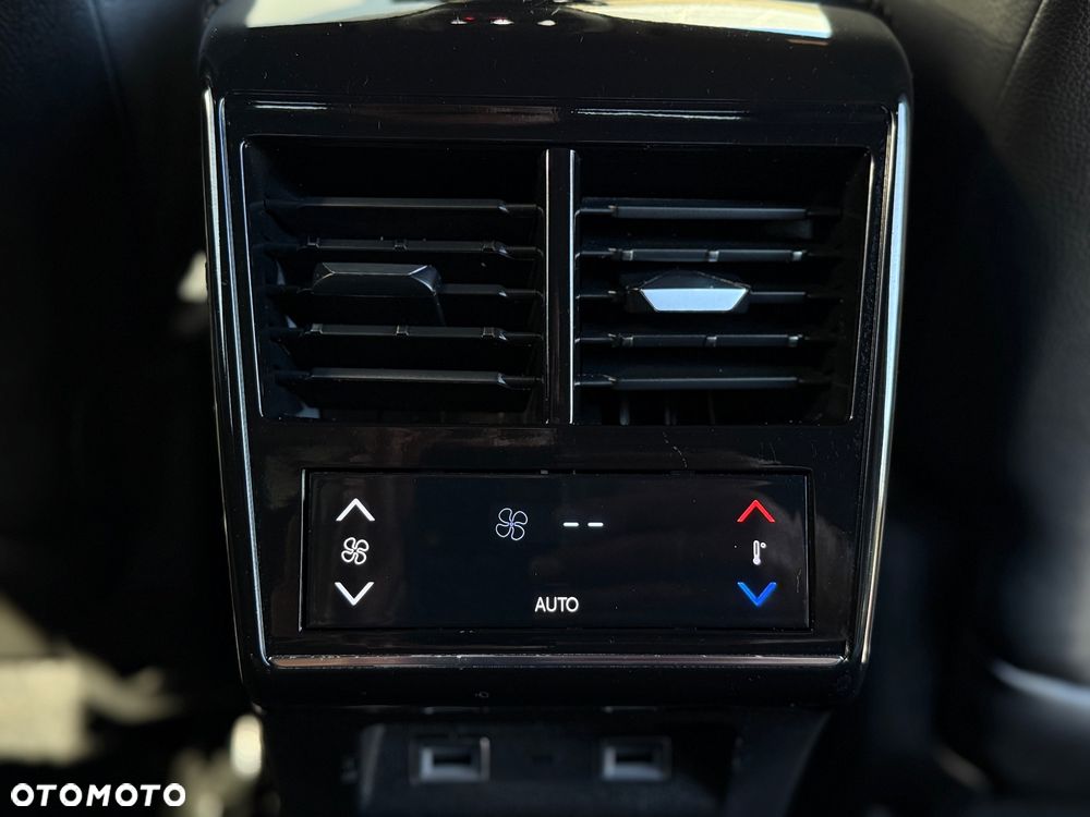 DS Automobiles DS 7 Crossback 2.0 BlueHDi Louvre - 33