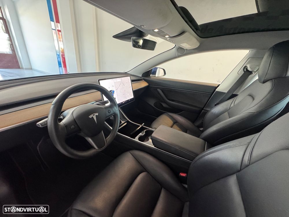 Tesla Model 3 Long-Range Dual Motor AWD - 17