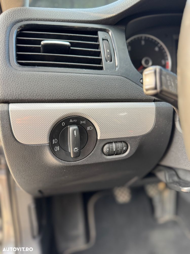 Volkswagen Jetta 2.0 TDI DPF Highline - 19