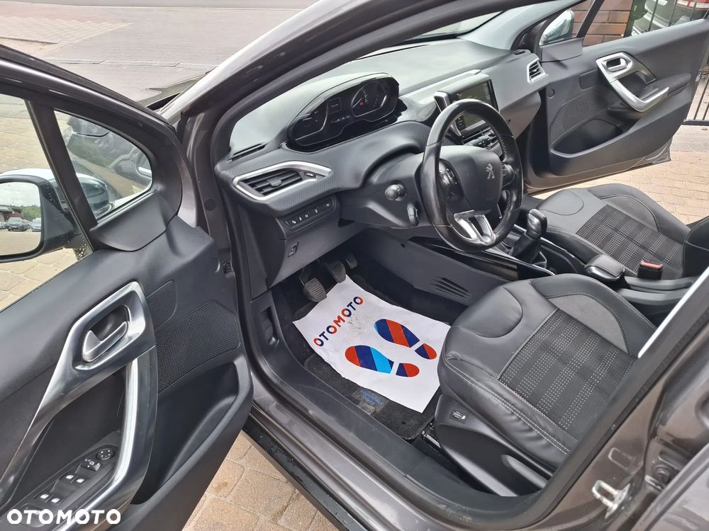 Peugeot 2008 1.2 Pure Tech Allure S&S - 9