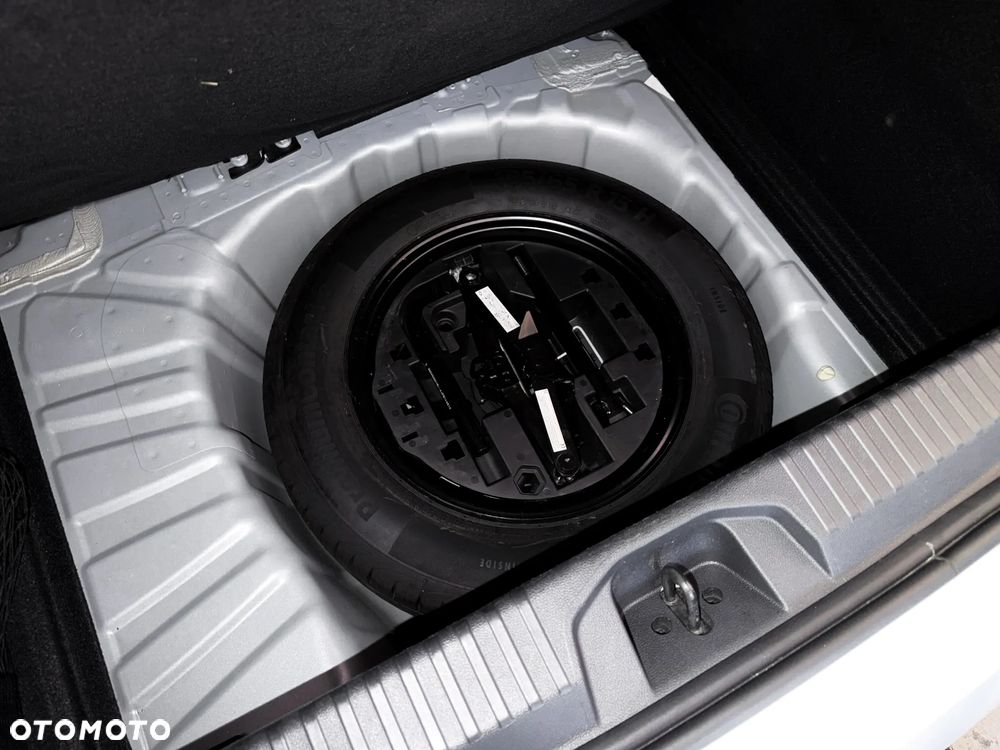 Renault Clio TCe 100 BUSINESS EDITION - 34