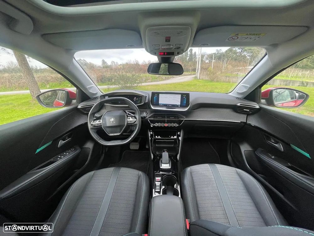 Peugeot e-208 Allure - 18