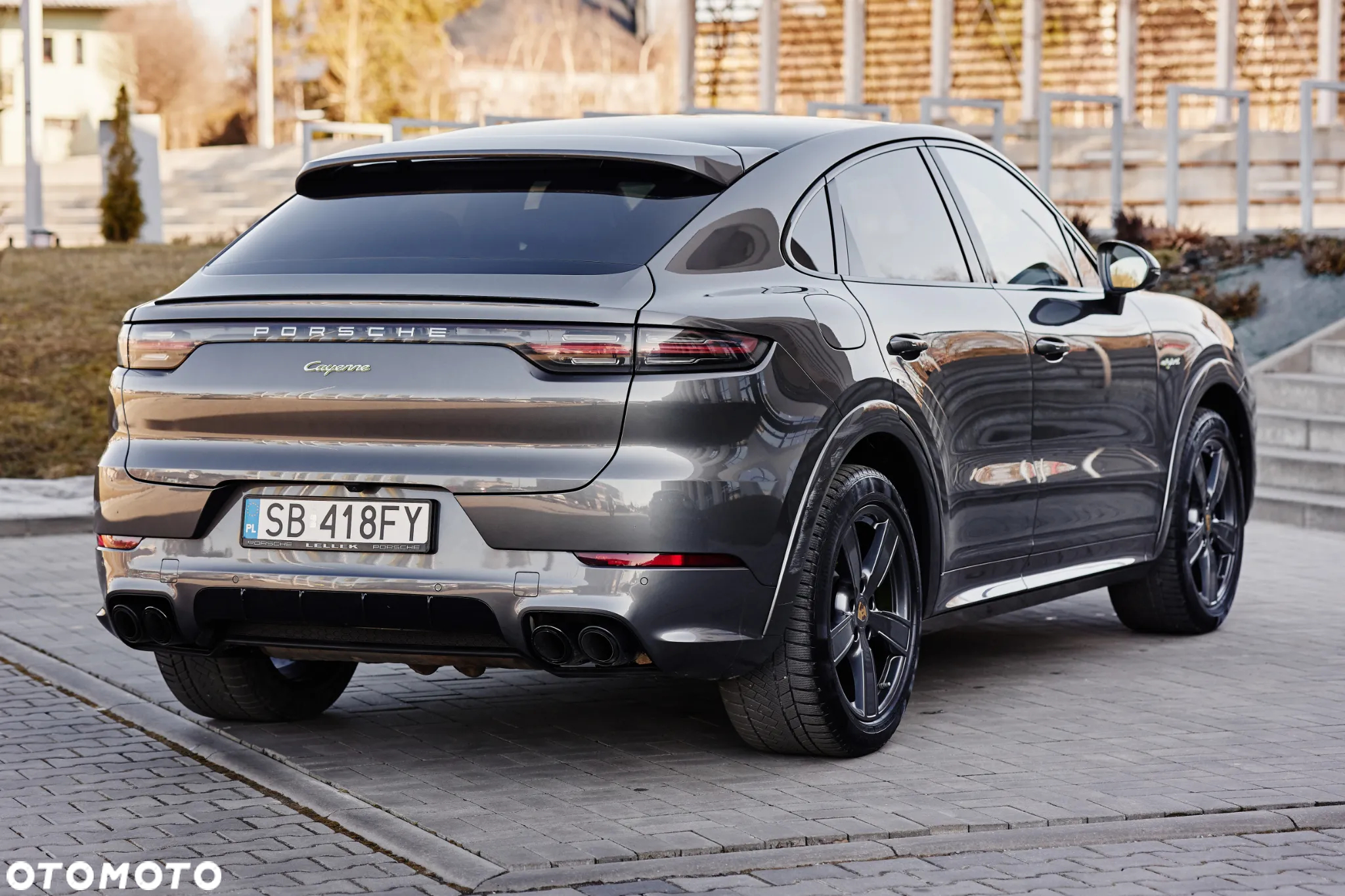 Porsche Cayenne Coupe E-Hybrid Platinum Edition - 3