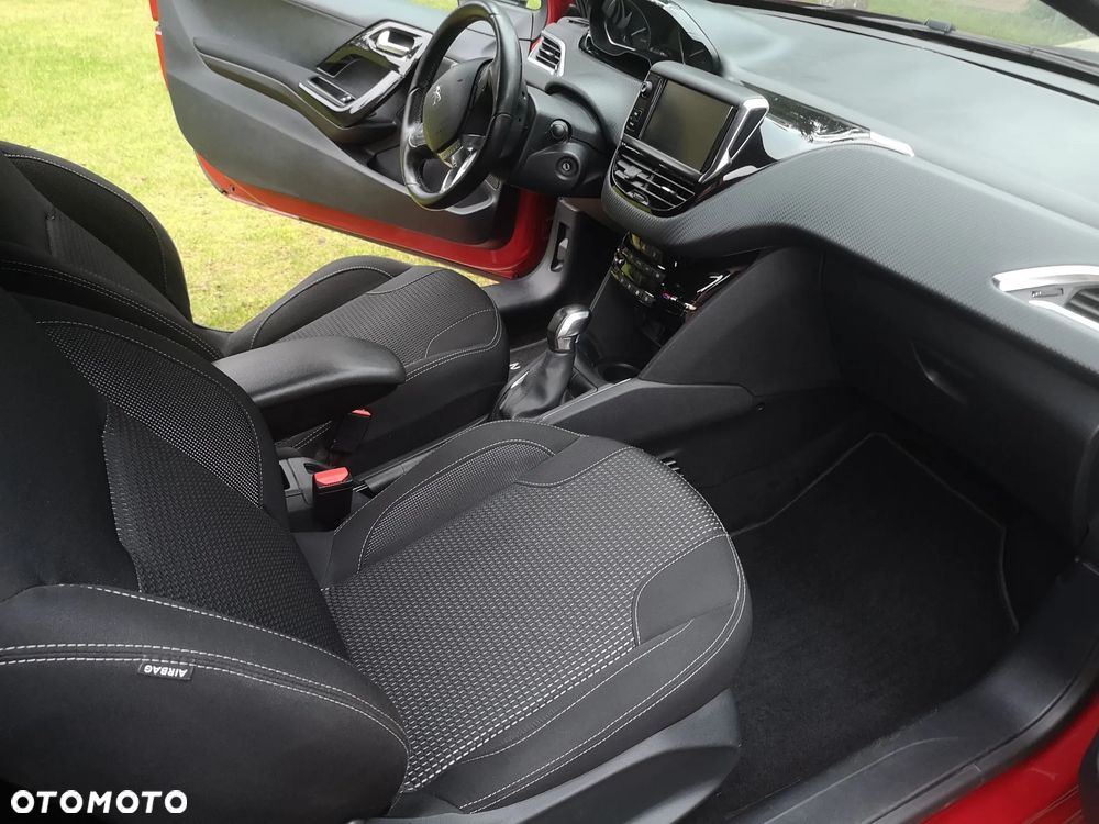 Peugeot 208 1.2 PureTech Allure S&S - 19