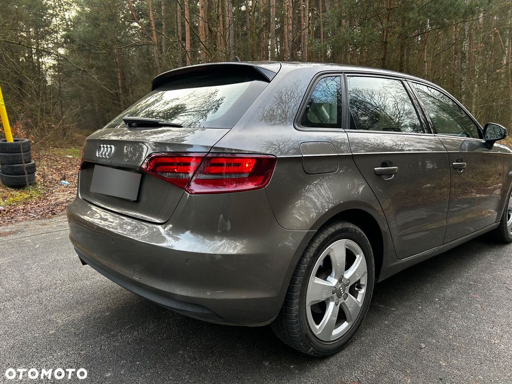 Audi A3 Sportback 1.6 TDI S tronic - 12