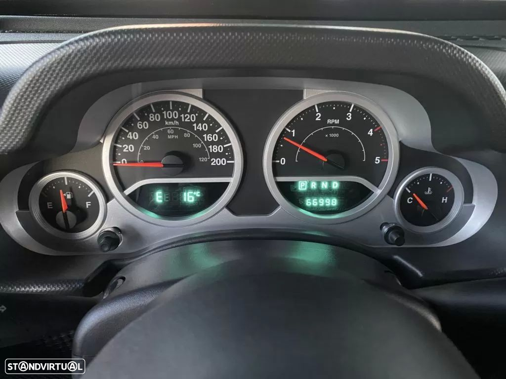 Jeep wrangler unlimited sahara 4x4 - 15