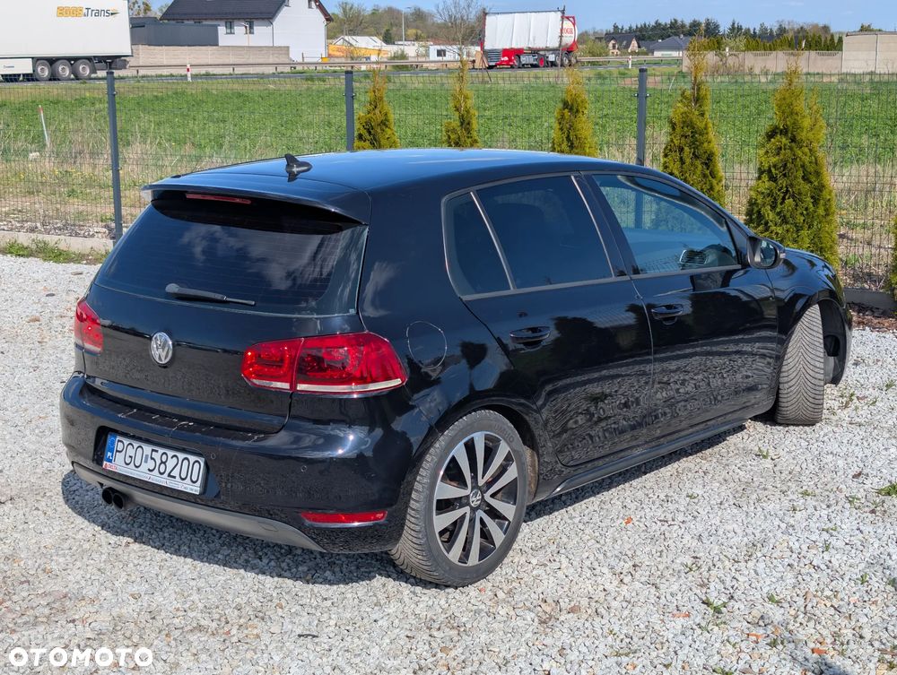 Volkswagen Golf 2.0 TDI DPF Highline - 12