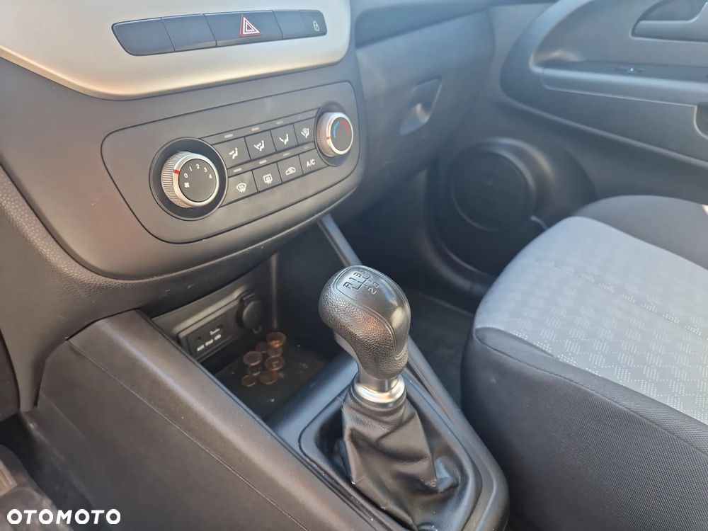 Kia Venga 1.4 M - 11