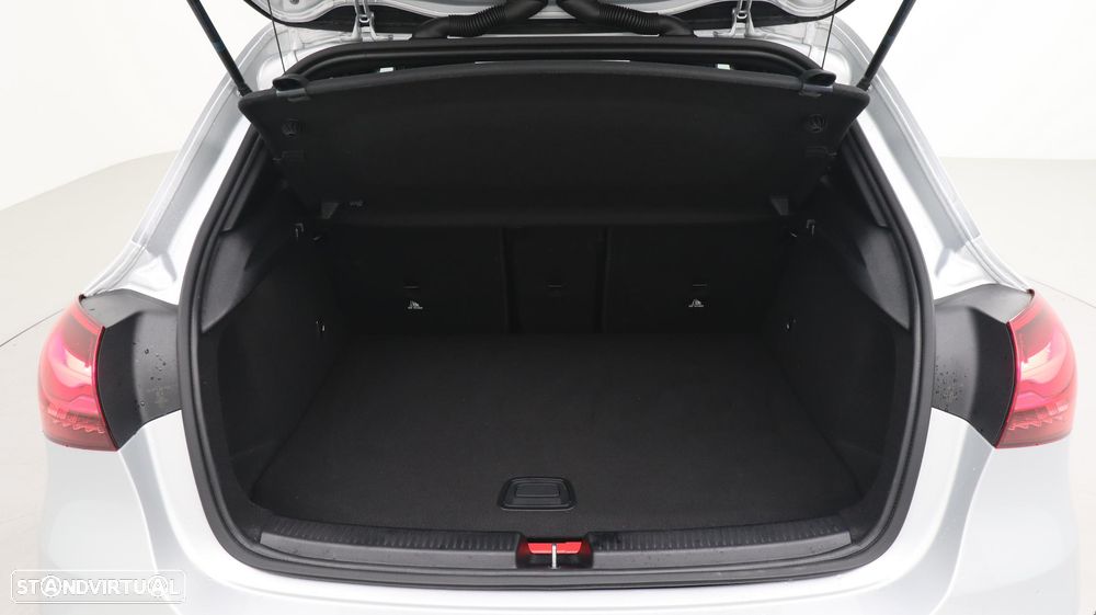 Mercedes-Benz A 250 e AMG Line - 29