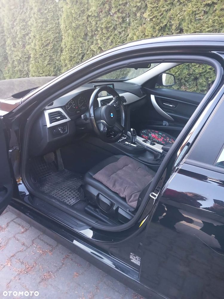 BMW Seria 3 320i - 6