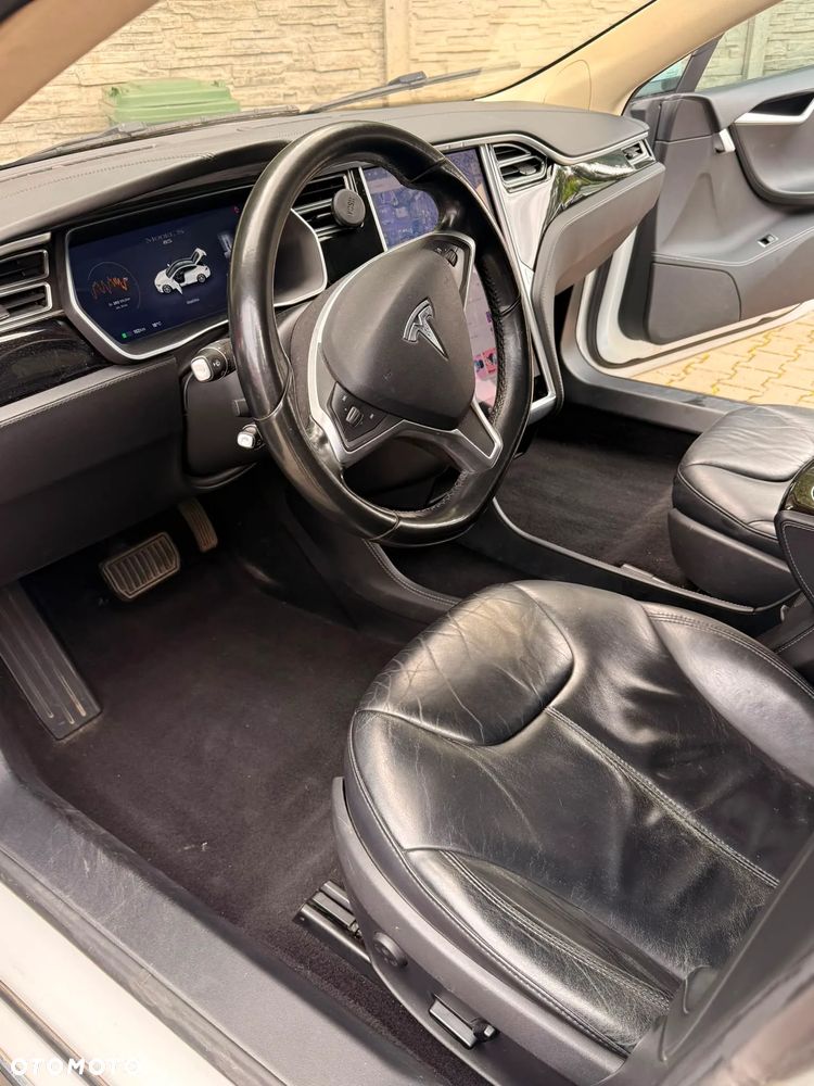 Tesla Model S - 14