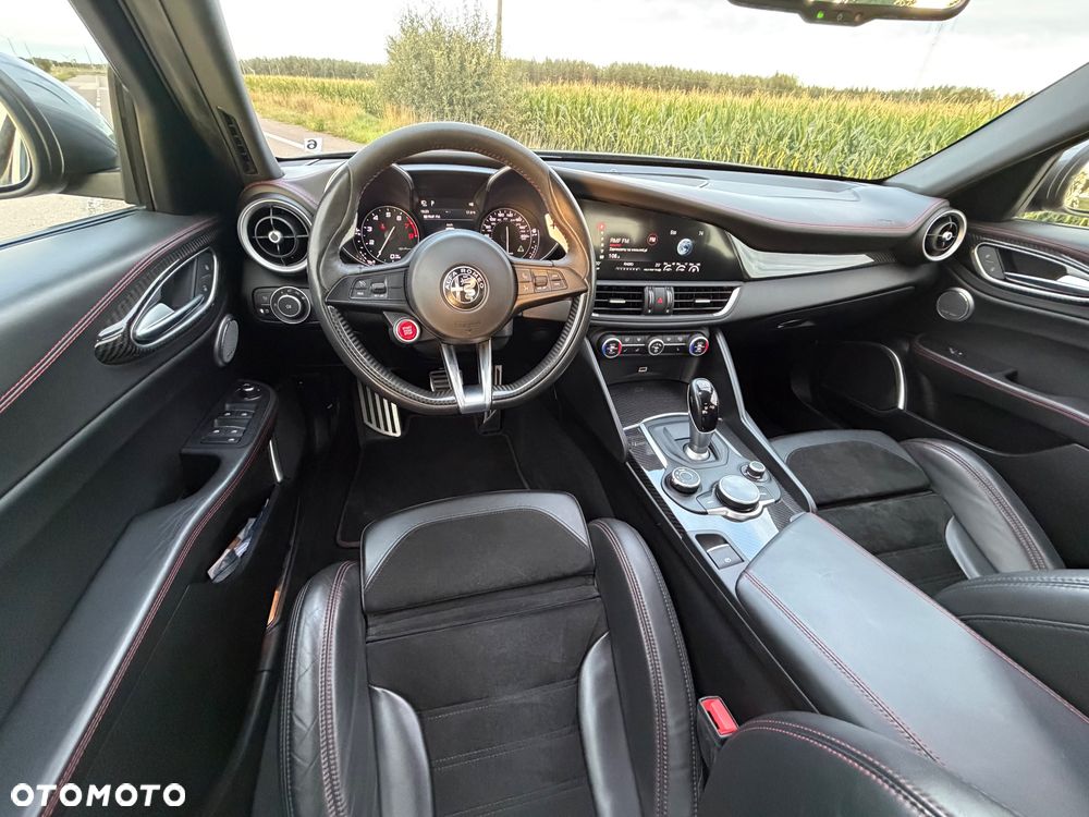 Alfa Romeo Giulia - 8