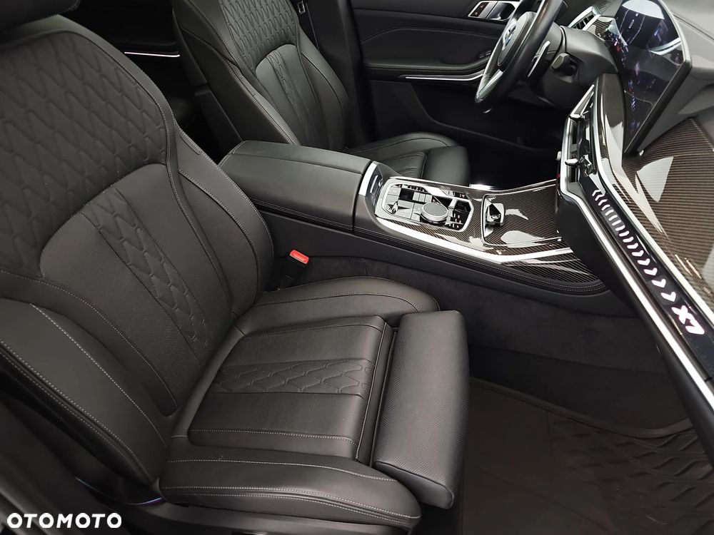 BMW X7 - 29