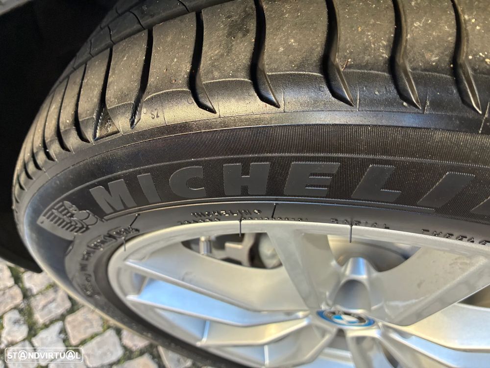 BMW 320 e Touring Corporate Edition Auto - 17