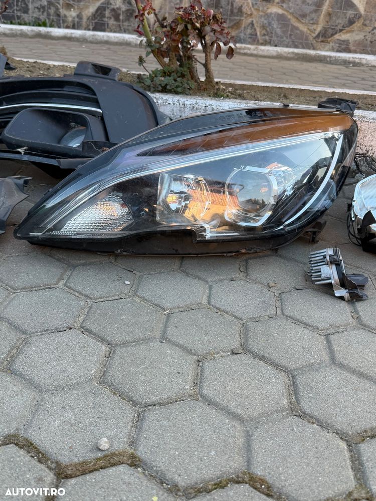 Peugeot 308 1.2 L PureTech Turbo S&S EAT8 Allure - 23