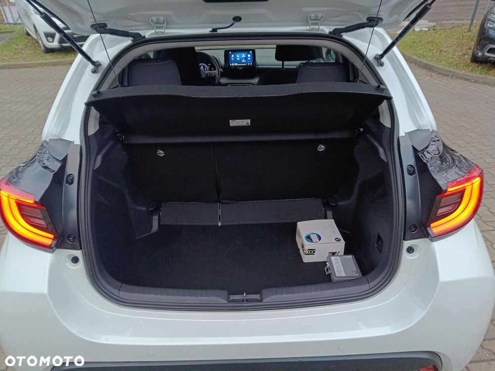 Toyota Yaris Hybrid 1.5 Style - 10